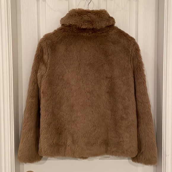(SOLD) Aritzia - Sunday Best faux fur coat - Picture 4 of 6